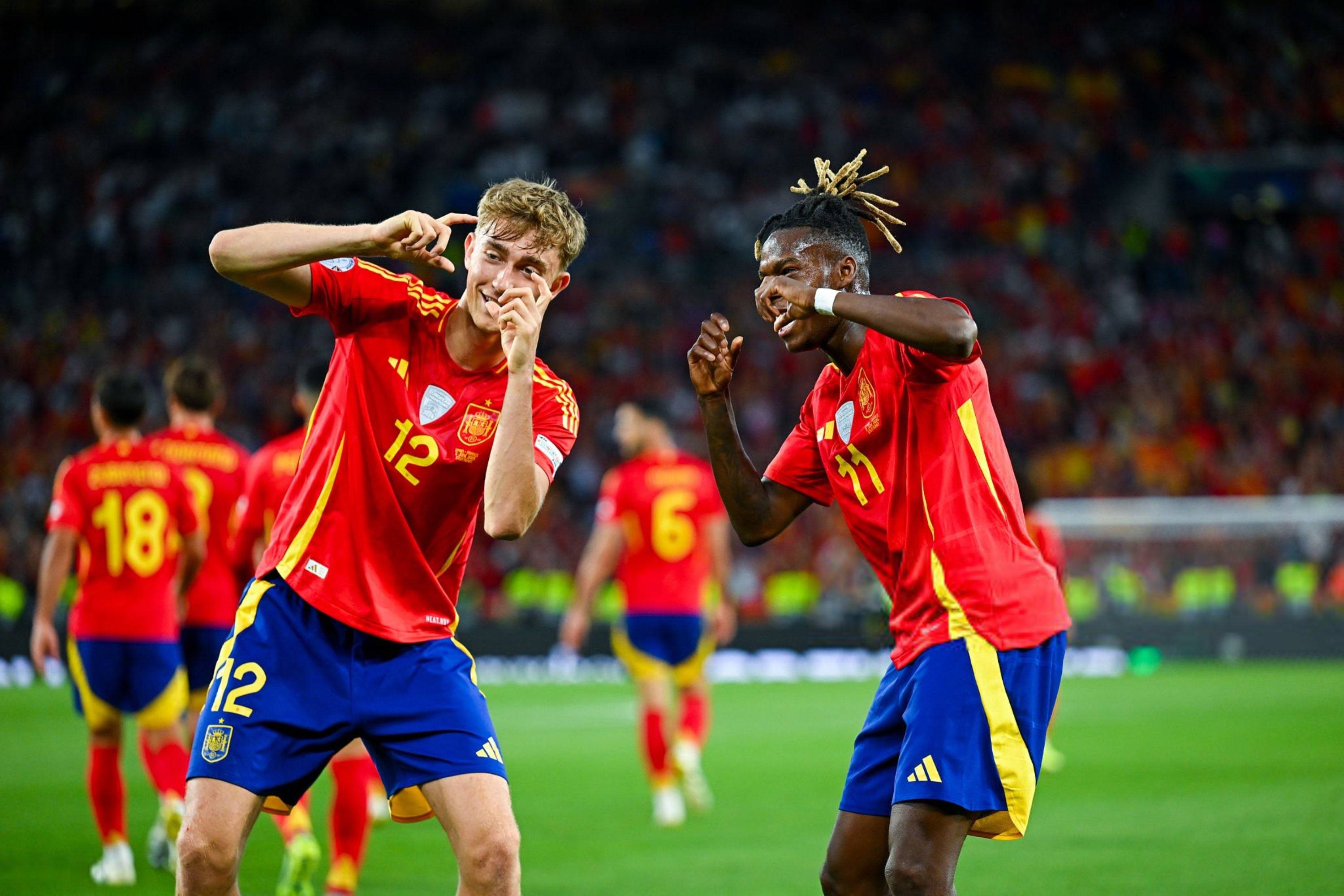 乐鱼体育娱乐包含西亚卡姆连续七场比赛得分超过晋级下一阶段，西班牙队不断突破！的词条